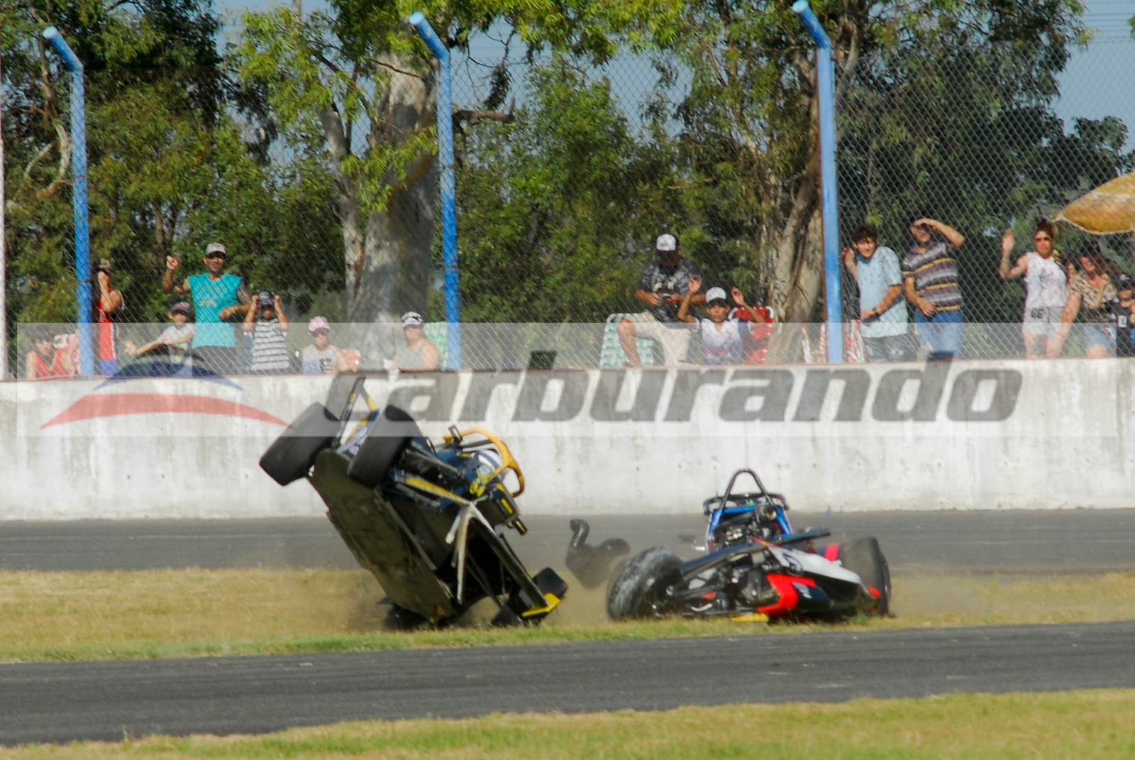 Imágenes exclusivas del accidente de la Fórmula Nacional: WhatsApp Image 2023-03-19 at 10.42.05 (1).jpeg